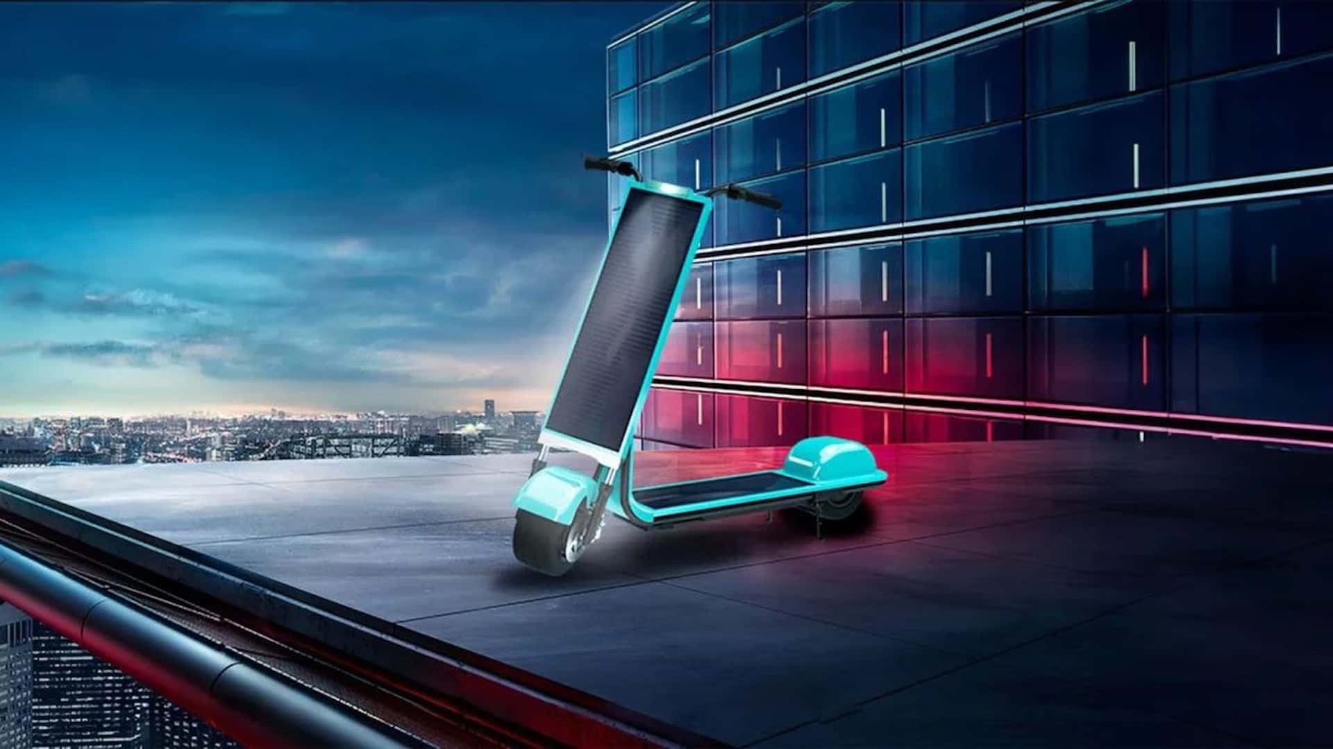 天気が良ければ充電が必要ない電動スクーター「ソーラースクーターS80 