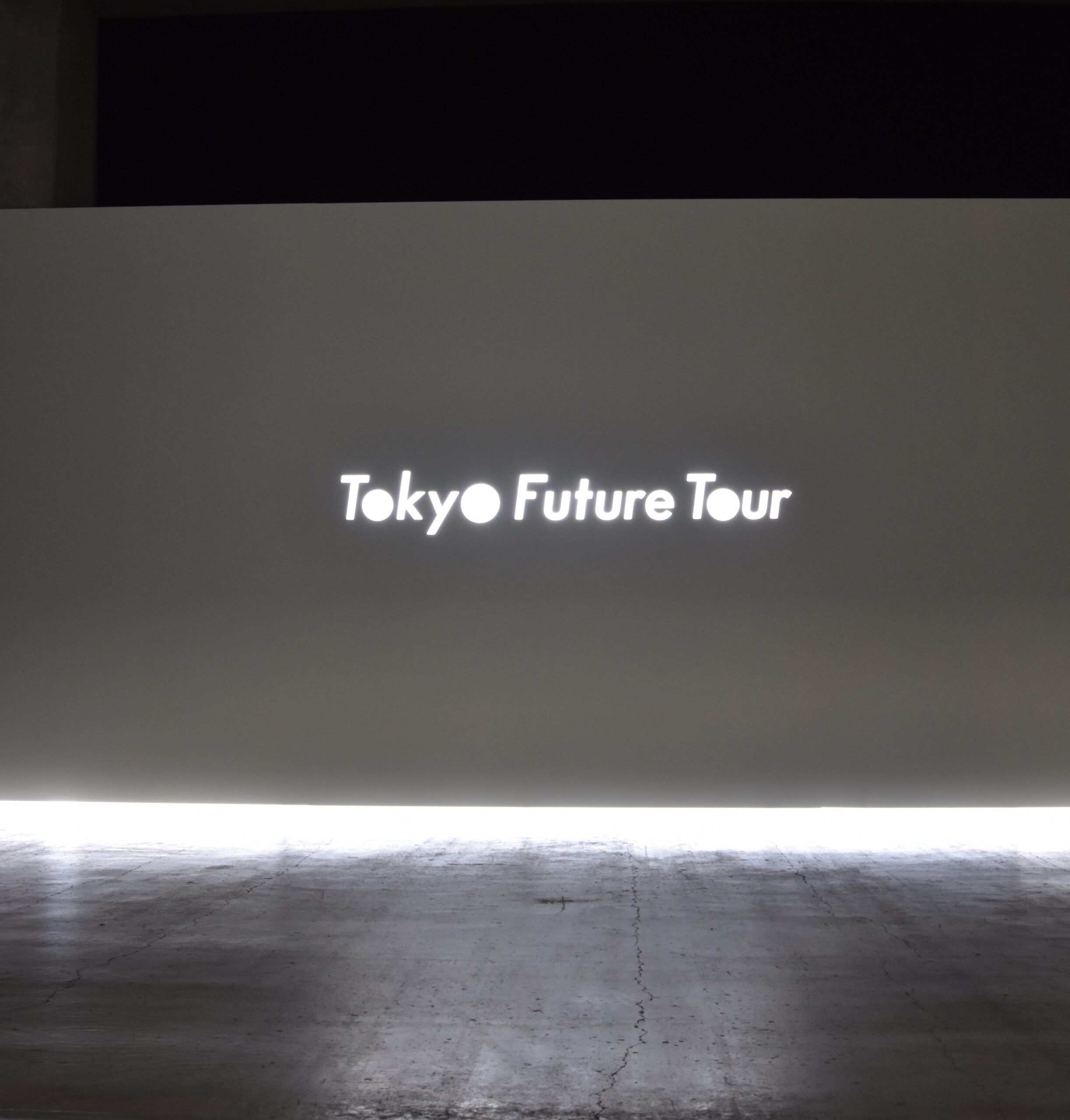 「Tokyo Future Tour」のエントランス
