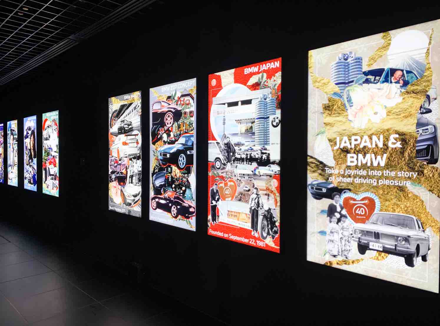 二階の廊下には日本とBMWの歴史を辿るアートコラージュを展示