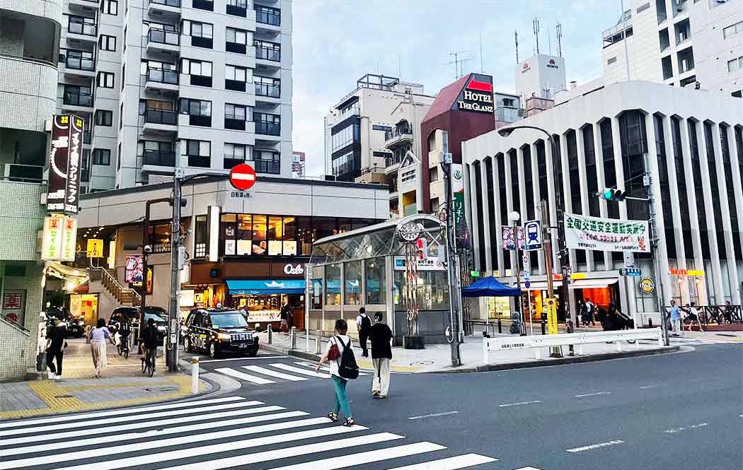 コスモ麻布十番の最寄駅は東京メトロの「麻布十番駅」