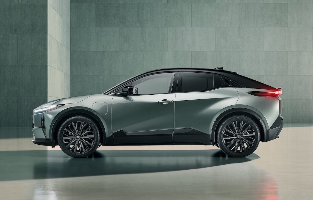 TOYOTA C-HR+