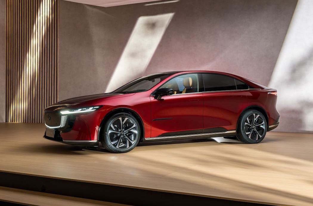 欧州市場に投入される新型EV「MAZDA6e」