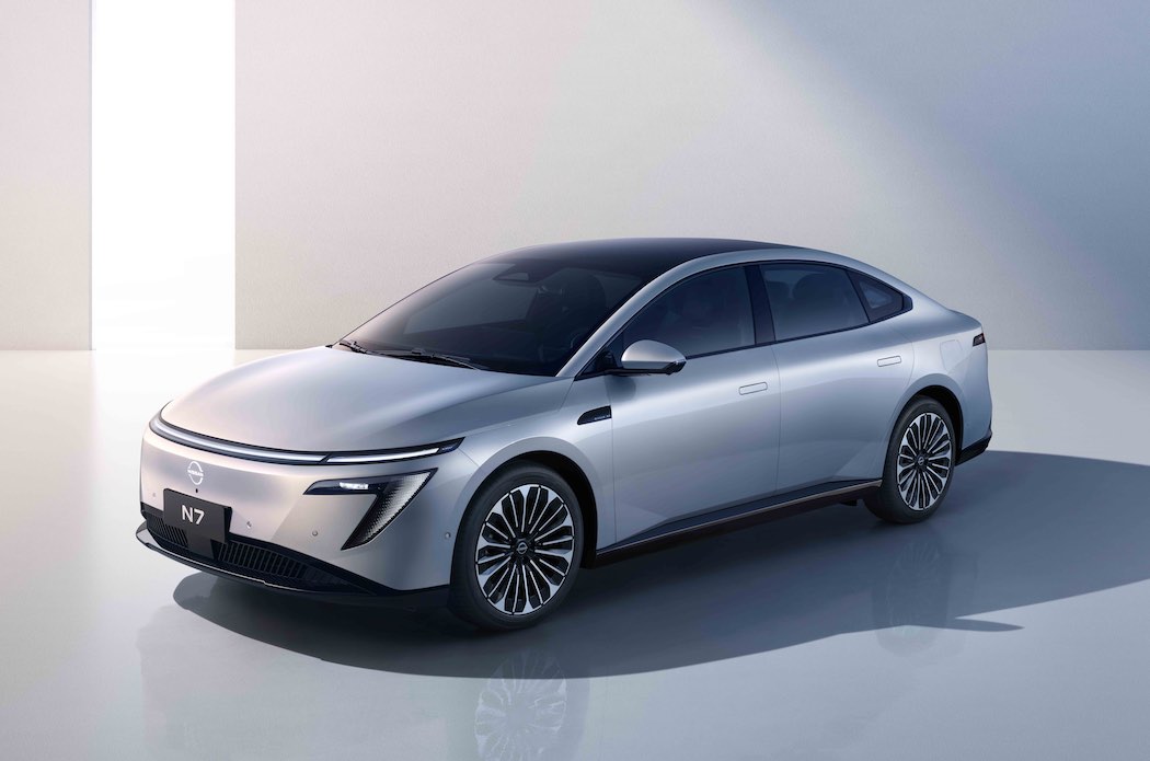中国で発売となった日産の新型EVセダン「N7」