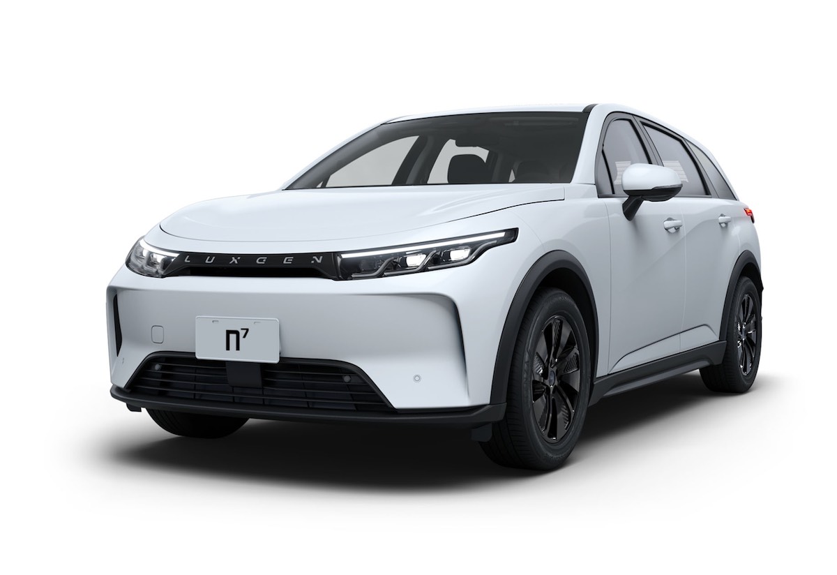 フォックストロンが開発したモデルCは、裕隆汽車製造股份有限公司の高級車ブランド、ラクスジェンの「n7」シリーズとして販売されている