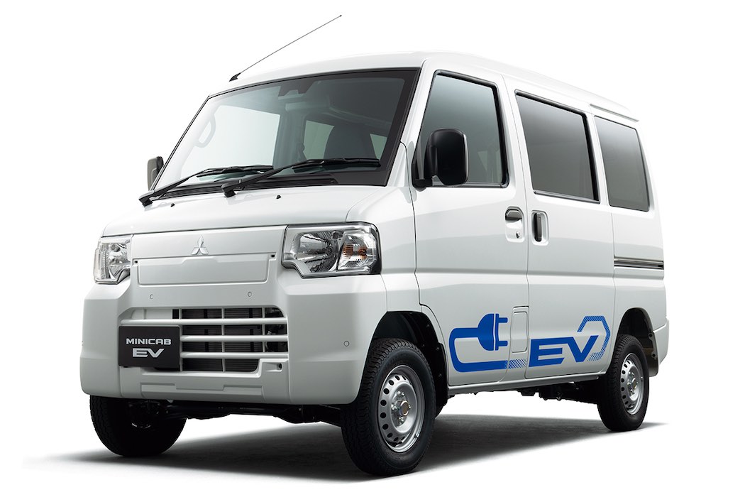 今回新たにバッテリー交換式車両を開発し実証実験に参加する三菱自動車工業の軽商用EV「ミニキャブEV」