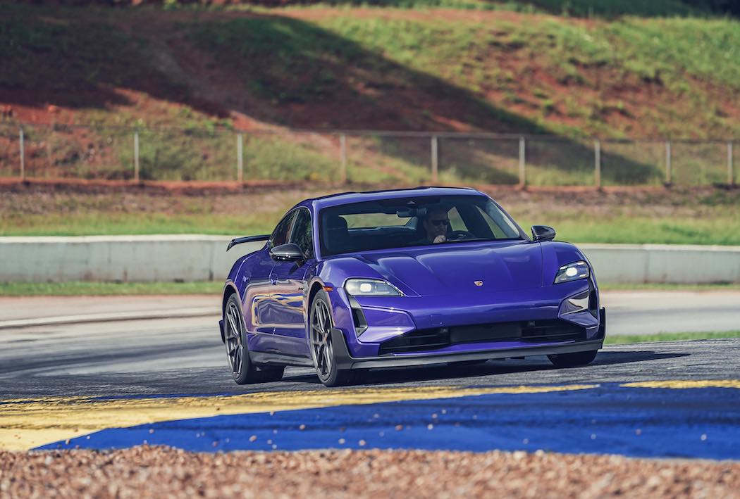 ヴァイザッハ パッケージを備えたタイカン ターボ GT、ロード アトランタ、米国、2025 年、ポルシェ AG