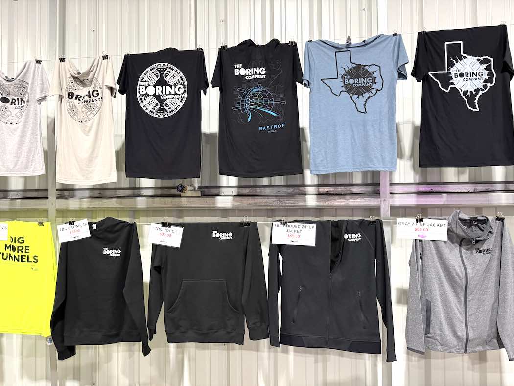 ボーリングカンパニーのTシャツを「Boring Bodega」で購入