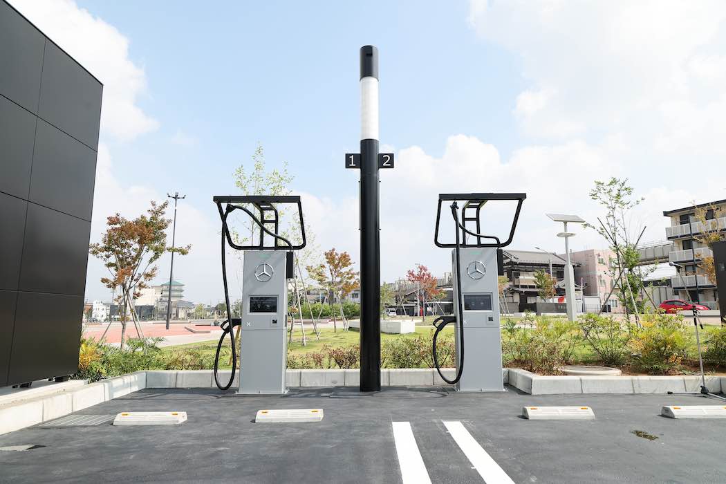 パワーエックス製の蓄電池型超急速EV充電システム「ハイパーチャージャー」を1基(2口)設置