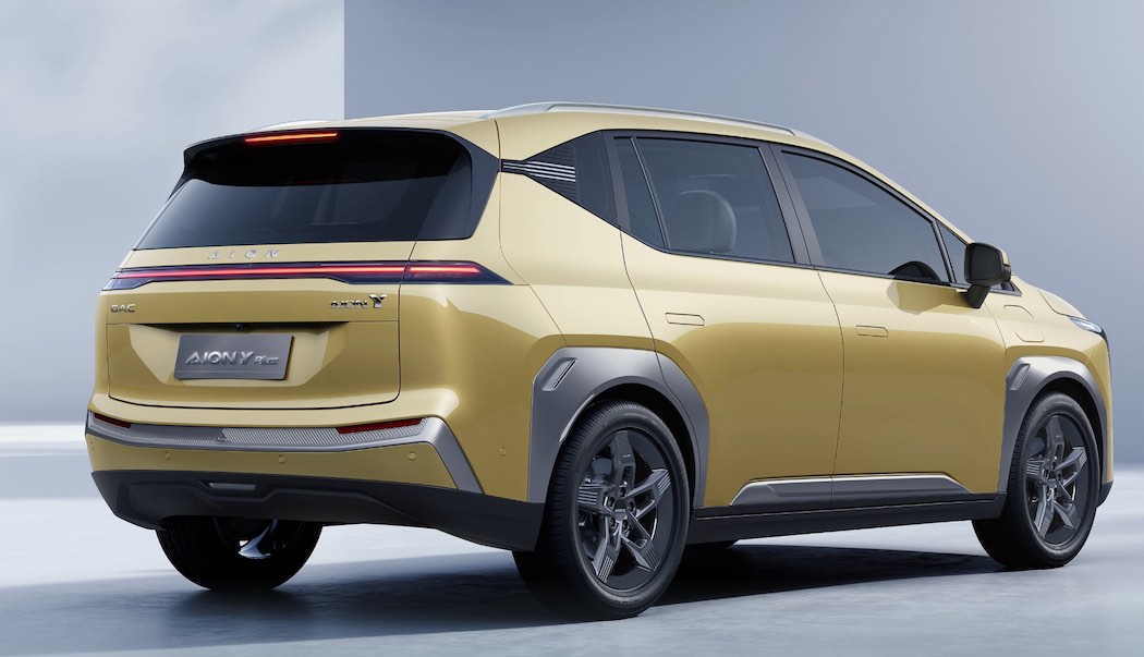 中国・広州汽車集団(GAC)のバッテリー式電気自動車「AION Y Plus」のリア