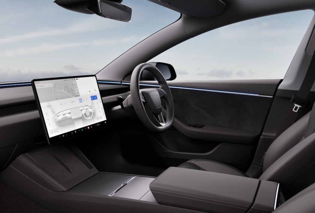 新型モデル3ロングレンジAWDのインテリア