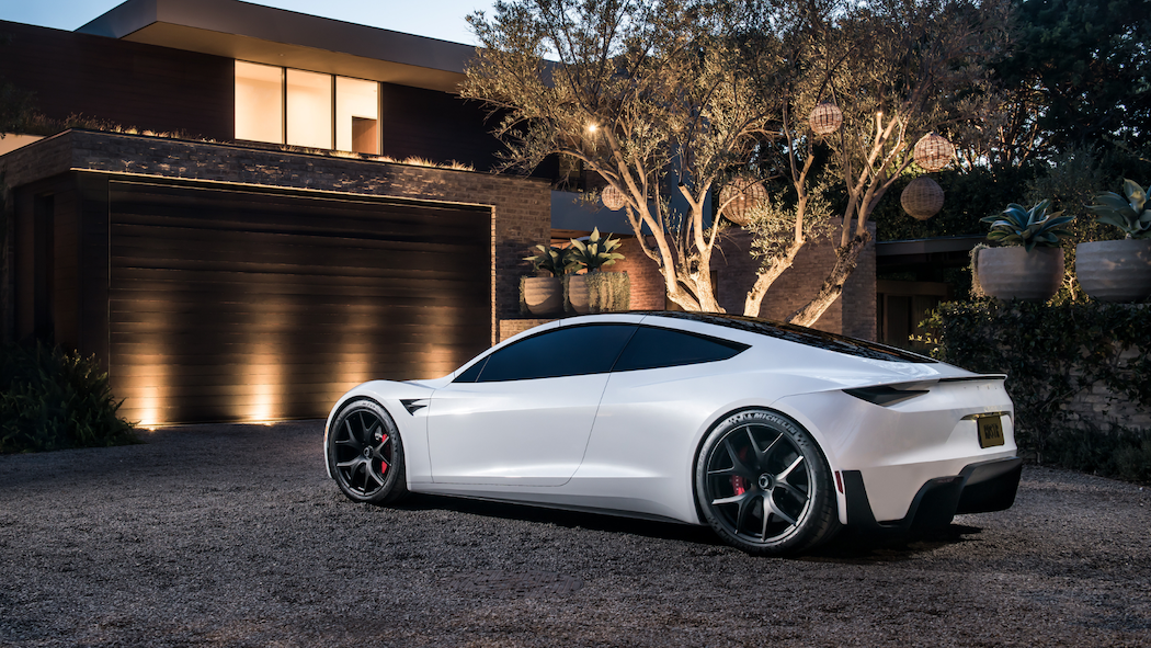 スペースXのロケット技術を採用するとされる新型ロードスター（クレジット：テスラ）