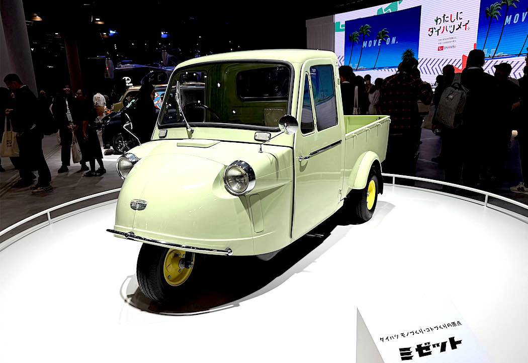 懐かしい気分になる初代ミゼットの展示