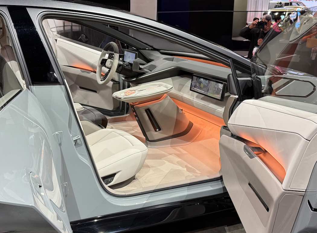 広い視界と室内空間を確保