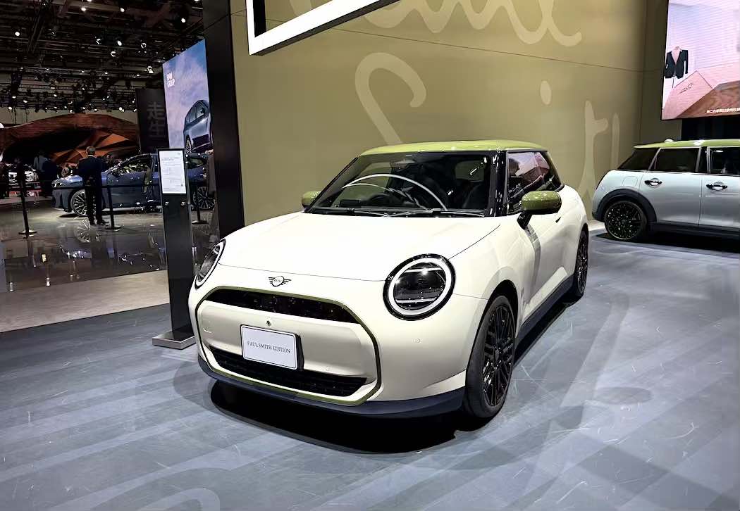 ポール・スミスとのコラボレーションによる特別仕様車「MINIポール・スミス・エディション」