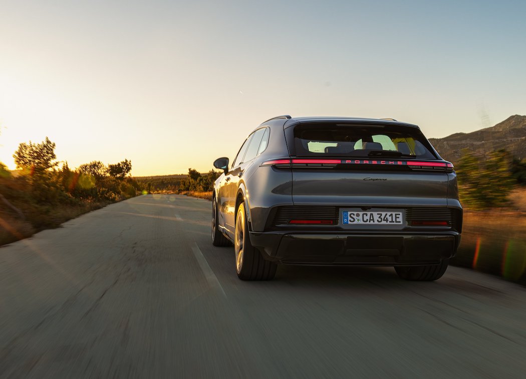 総合航続距離最大642kmのカイエンエレクトリック