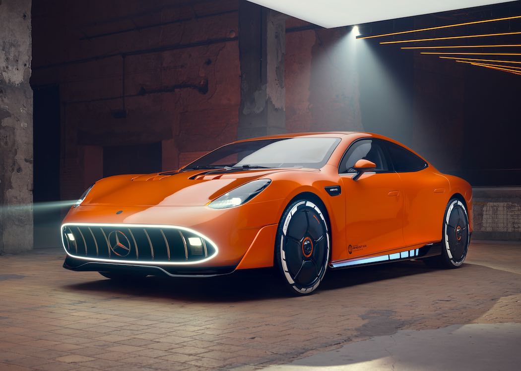 サンセットビームオレンジのカラーが眩しいコンセプトカー「AMG GT XX」