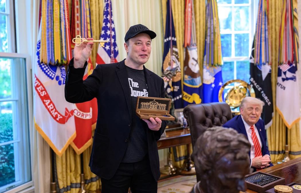 政府効率化省(DOGE)の責任者に就任したイーロン・マスク氏(写真:ホワイトハウス公式HPより)