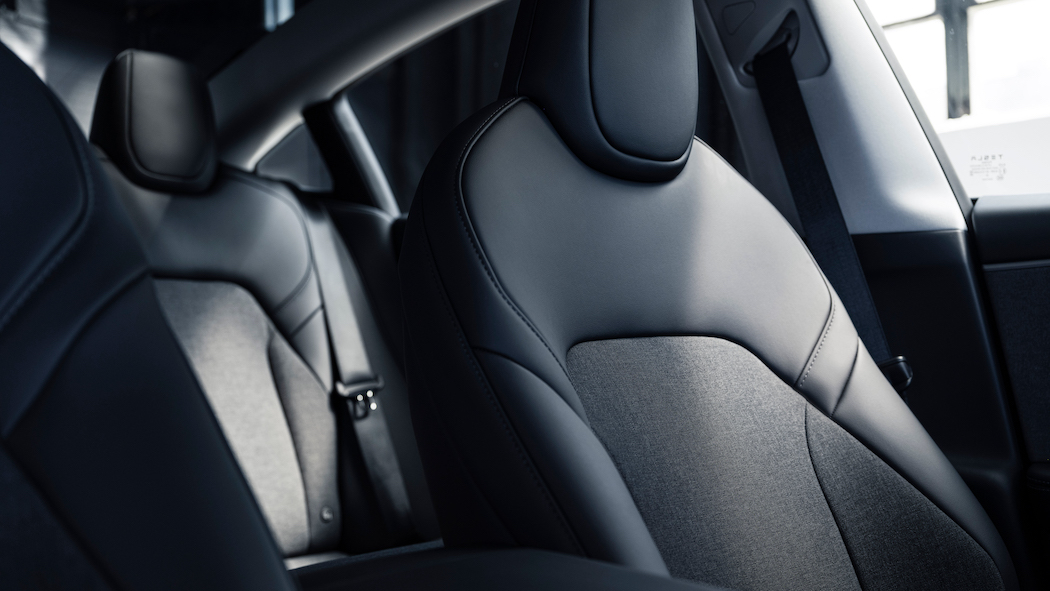モデル3スタンダードのシート