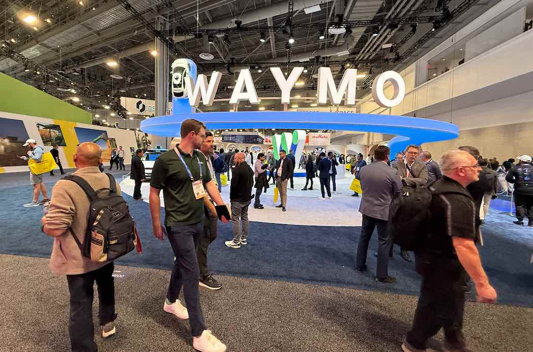 CES2025のウェイモブース