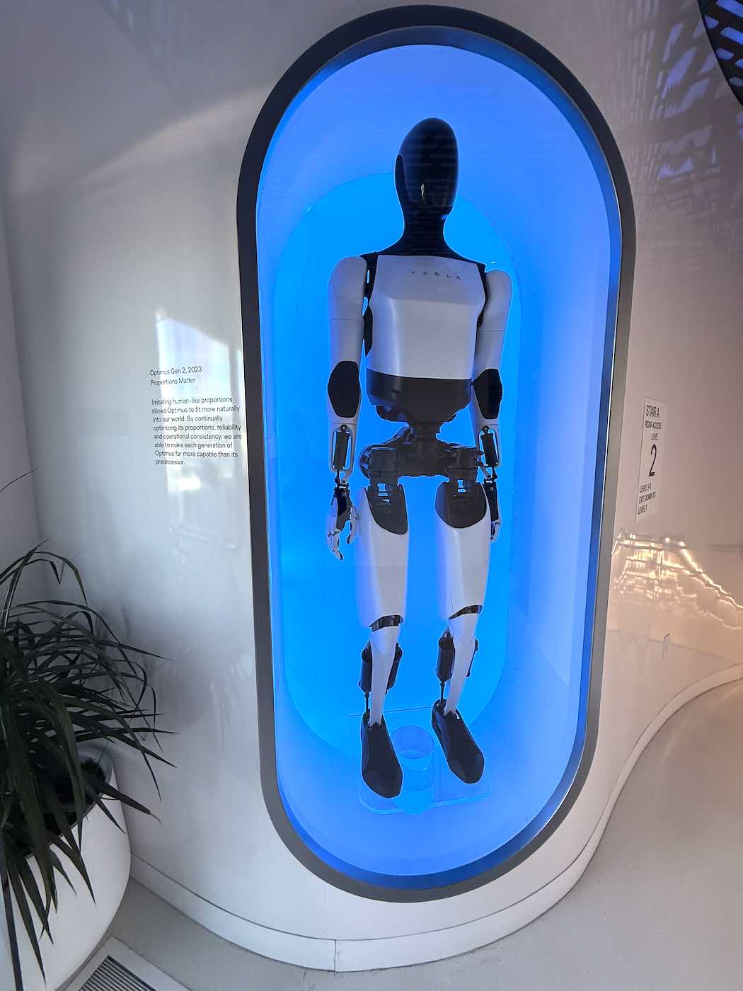 テスラダイナーに展示されるオプティマス