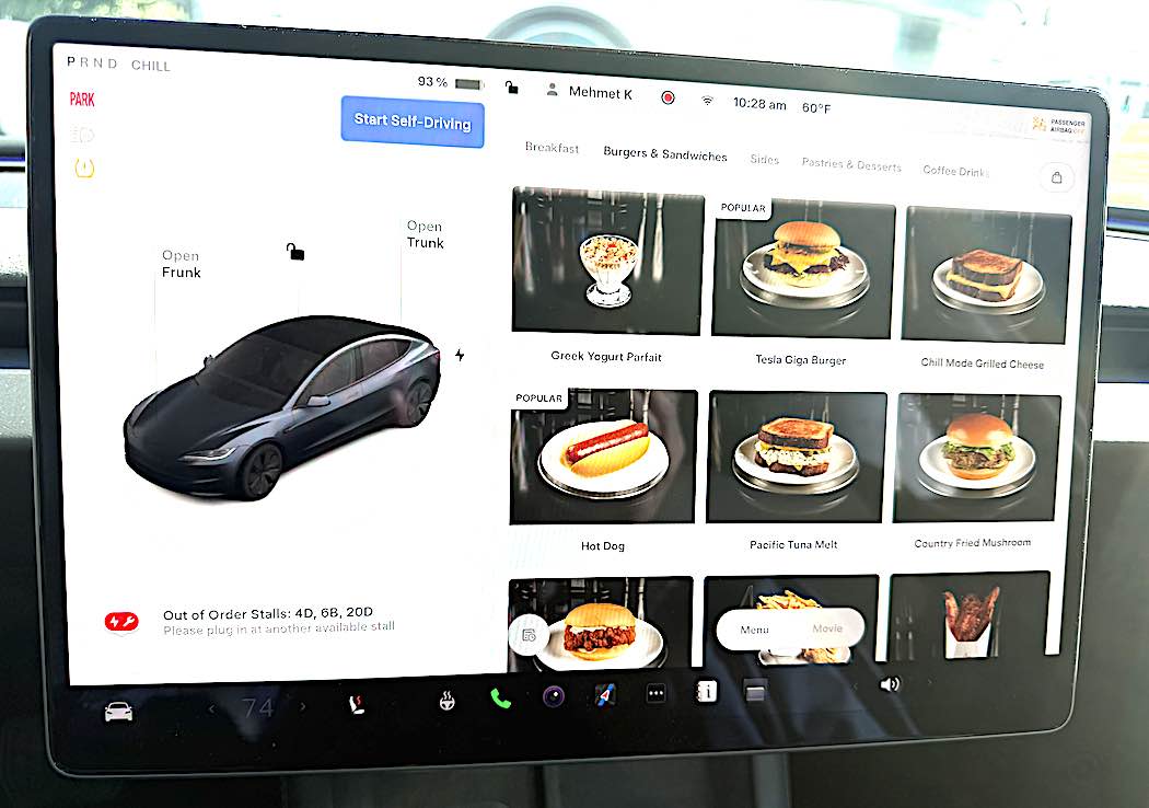 テスラ車のタッチパネルから食事を注文