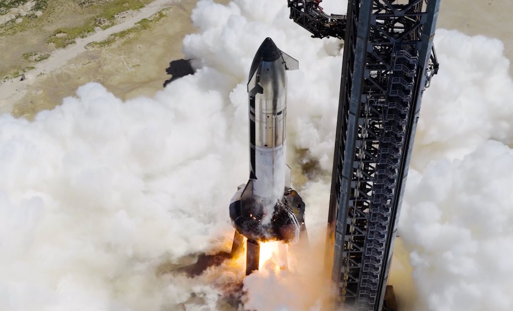 　人類史上最大級のロケット「スターシップ」（出典：スペースX）