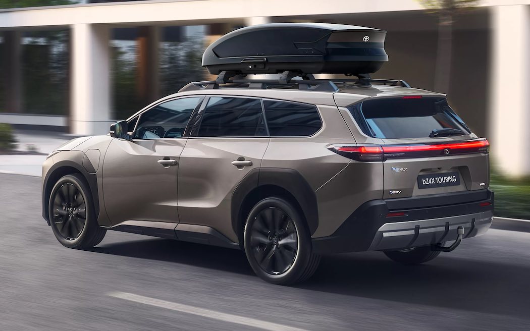 荷室容量は600リットル、航続距離は最大560kmのbZ4Xツーリング