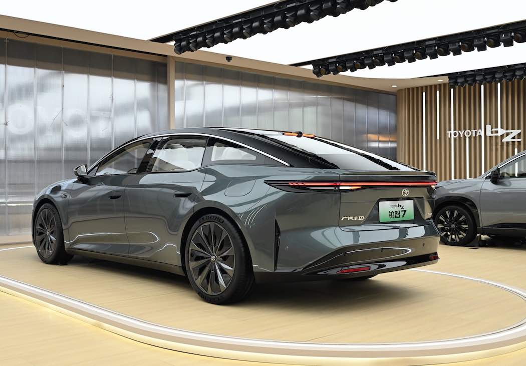 運転支援システムにはモメンタの「モメンタR6」を採用し、市街地でのNOAや高度な駐車機能に対応