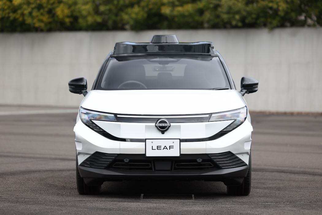 日産リーフをベースとしたロボタクシーの試作車