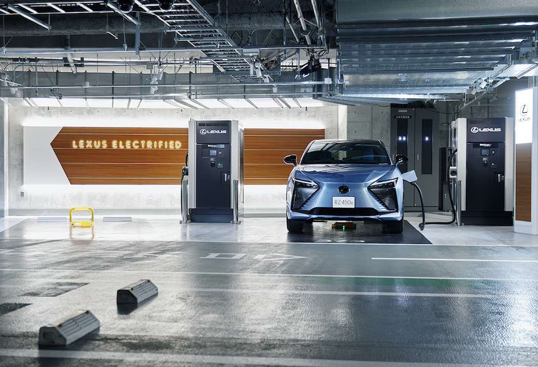 レクサス充電ステーション