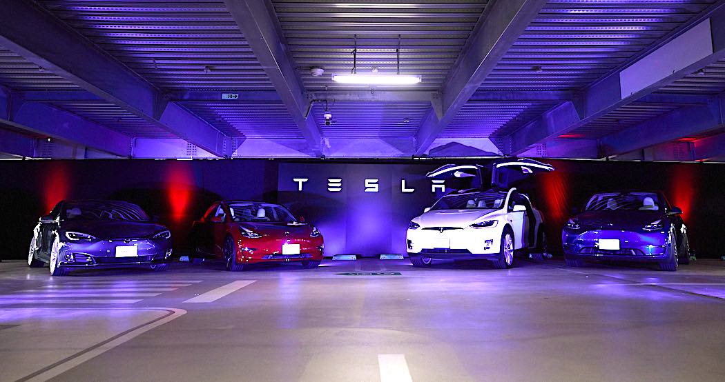 モデルY日本初上陸時の納車イベントでの展示。テスラはモデルS、モデル3、モデルX、モデルYの順で並べてSEXYを表現していた