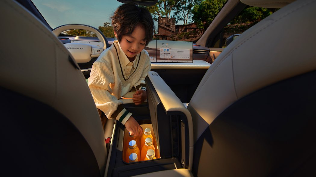 冷暖両対応の6.33L車載冷蔵庫も装備