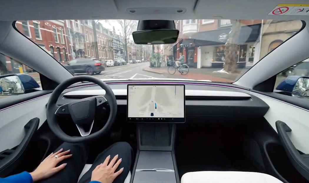 オランダは、FSD（スーパーバイズド）を自動運転ではなく「ドライバー制御型支援システム」として承認（写真：テスラ）