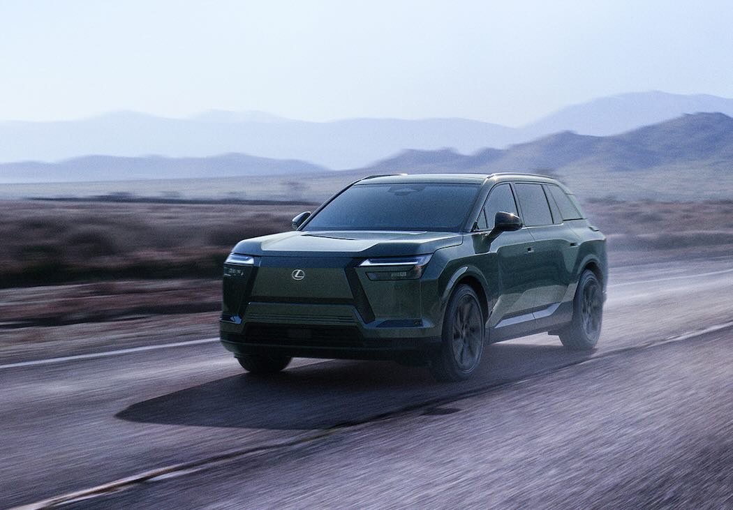 バッテリー総電力量は95.82kWhで航続距離は620km