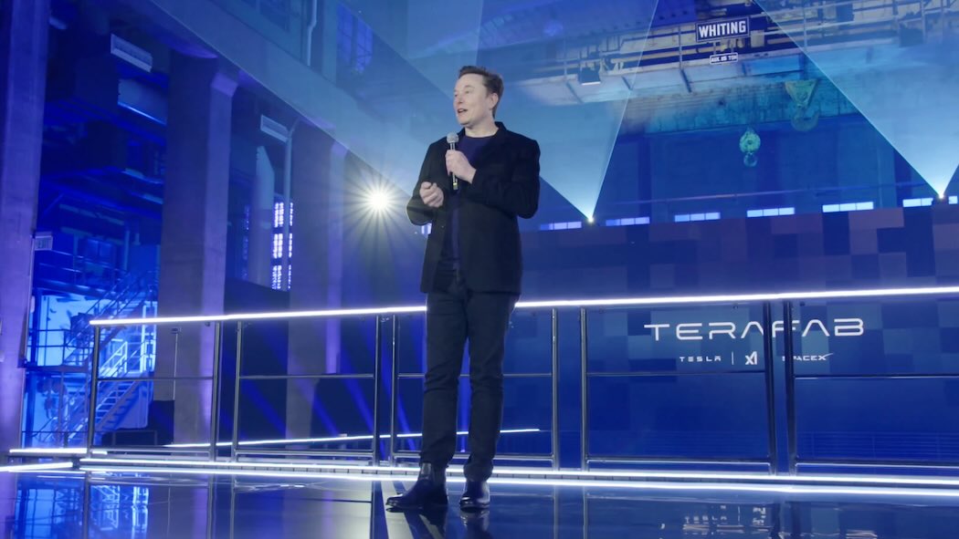 テスラとSpaceXの協業イベント「Terafab」で登壇するイーロン・マスク（出典：SpaceX公式Xアカウント）