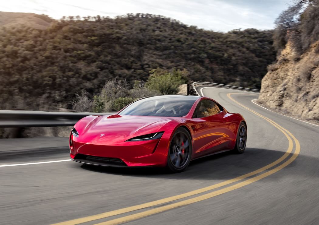 テスラの新型ロードスターのイメージ。自動車はずっと「タイヤと路面の摩擦で走る」乗り物だった（写真提供元：Tesla, Inc. ）